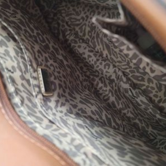 Guess Tote Purse - Picture 5 of 9